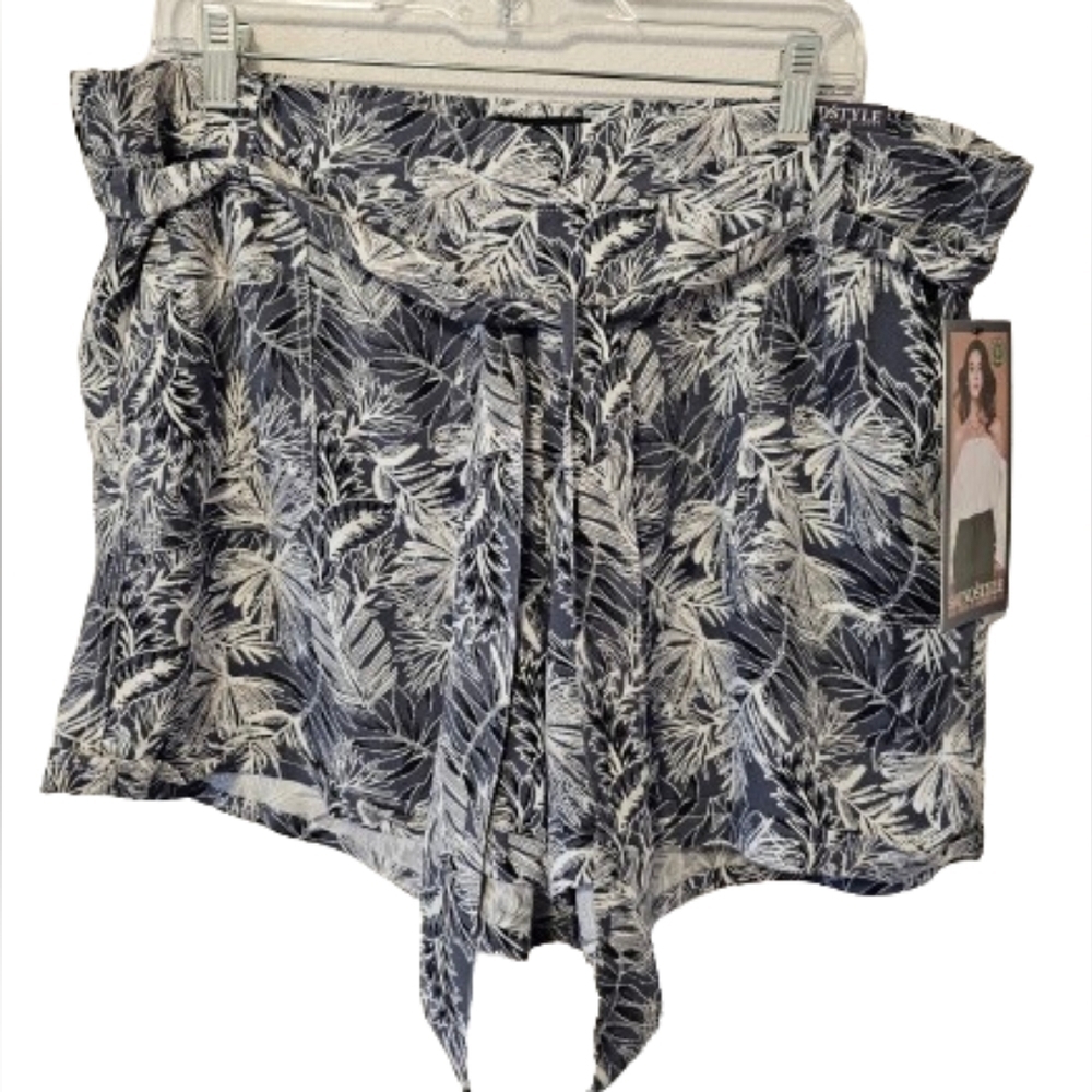 Soundstyle Easy Fit Belted Rayon Shorts Women's Size XL NWT
